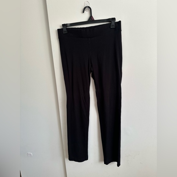 Classic Black Women's Cropped Pants - Picture 9 of 10